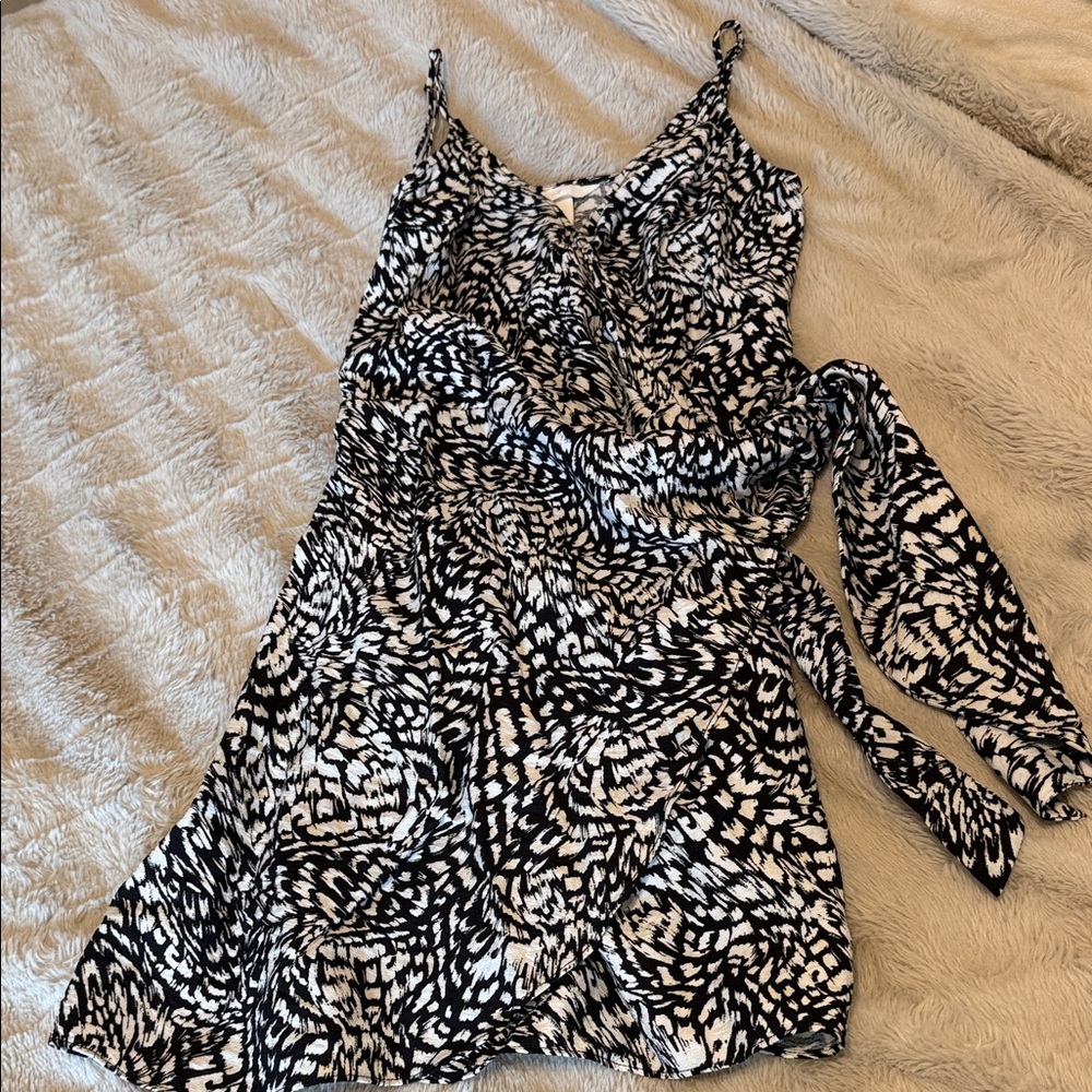 H&M Black and White Patterned Mini Dress